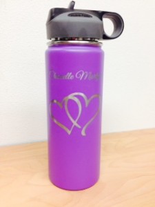 alt="engraved hydro flask maui hawaii"